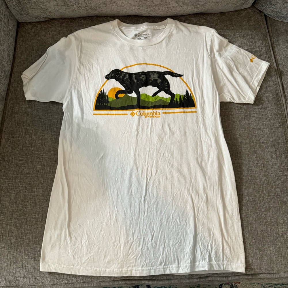 Black lab Columbia Tshirt